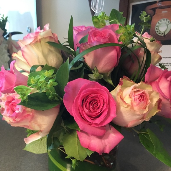 Meet Poshers Luckee & Lucee  Women & Men Apparels - Picture 5 of 8